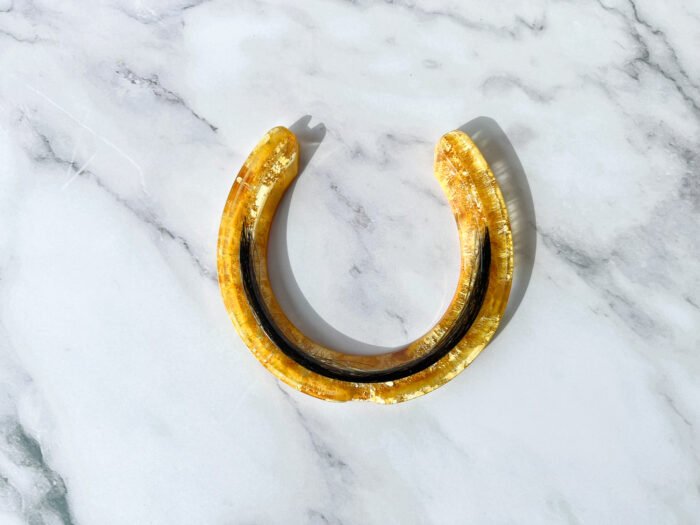 Fer à cheval - Effet pétri jaune - avec crins